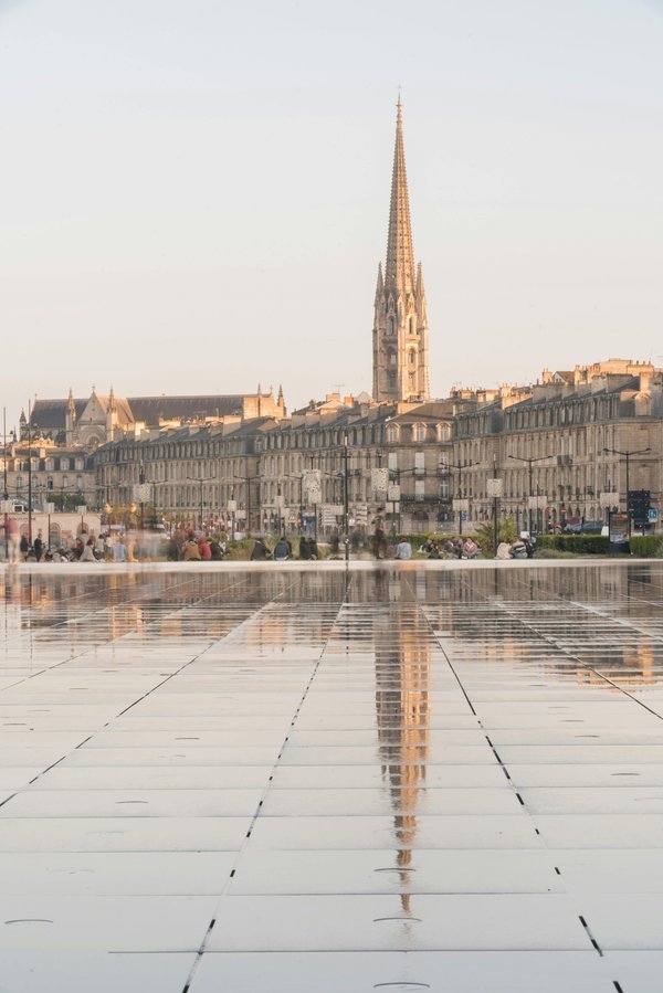 Vidéo suivi de construction : découvrez le miroir d'eau en action